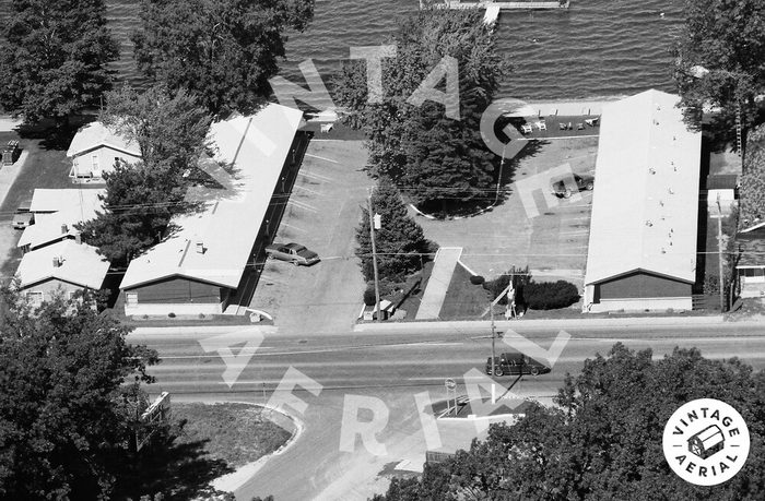 Reflections on the Lake (Gas Lite Manor) - 1989 (newer photo)